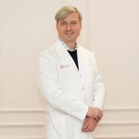 dr. Alvydas Česas- onkoklinika.lt